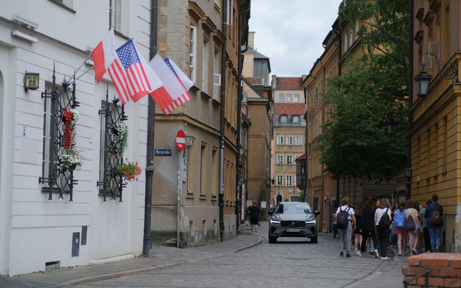 A Foreign Brand Entering the Polish Market with Creators: Localisation, Ad Labelling, Contract and Language